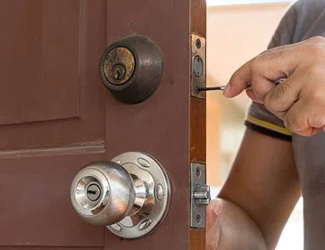 Gallery Locksmith Store Detroit, MI 313-924-3038 Gallery Locksmith Store Detroit, MI 313-924-3038 - 7-Lock-Installation